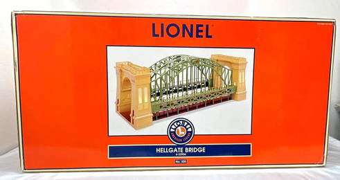 Modern Lionel 32904 Hellgate Bridge 305 in original boxes