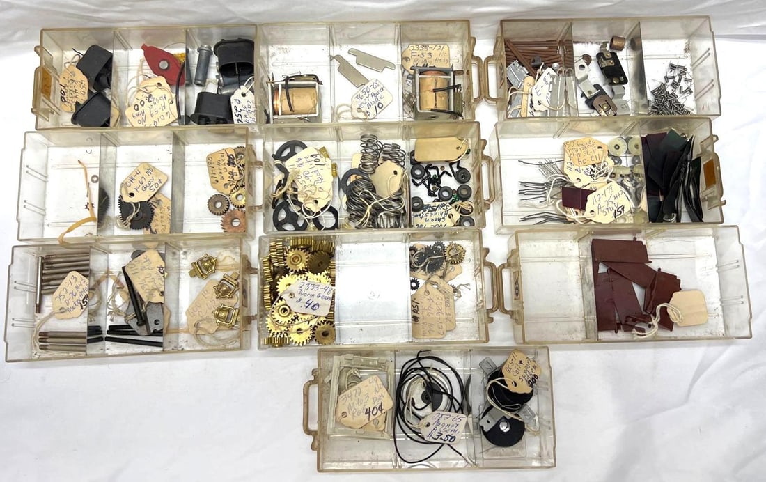 Postwar Lionel O Gauge 2333 2035 2036 2343 3662 parts: Postwar Lionel O Gauge NOS New Old Stock, original factory service station replacement repair parts, never used or installed. Most parts are numbered or identified; 2333, 2035, 2036, 2343, 3662, 2350-