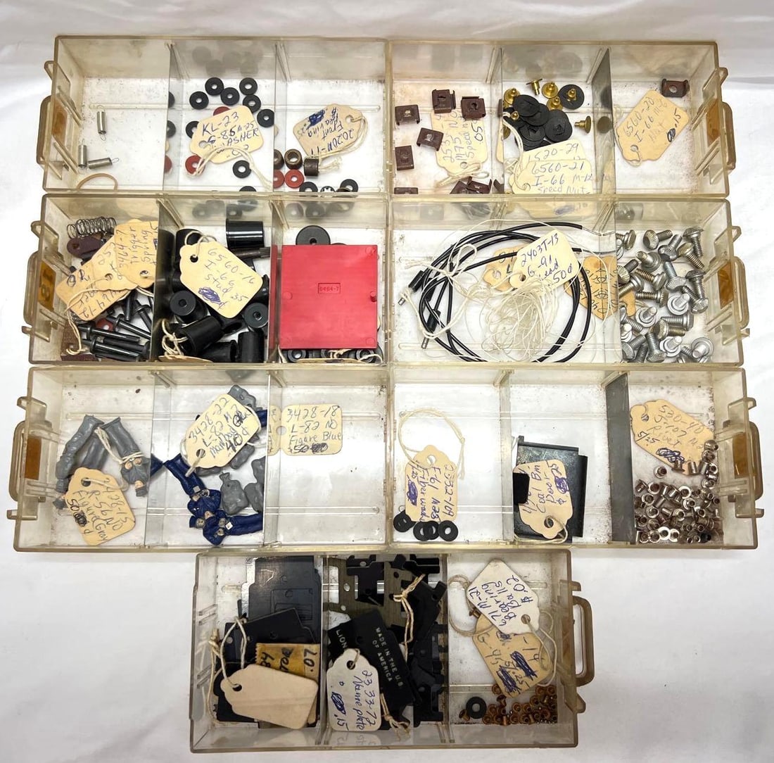 Postwar Lionel O Gauge 6560 6520 2532 3428 2332 parts: Postwar Lionel O Gauge NOS New Old Stock, original factory service station replacement repair parts, never used or installed. Most parts are numbered or identified; 3650, 6520, 2532, 3428-18, 3428-22,