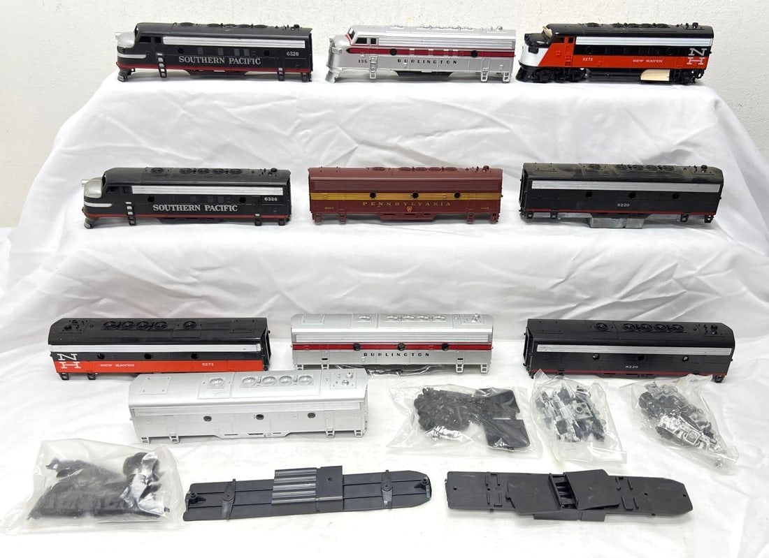 HO Gauge diesel A-B locomotive shells trucks decals trim (1 of 5)
