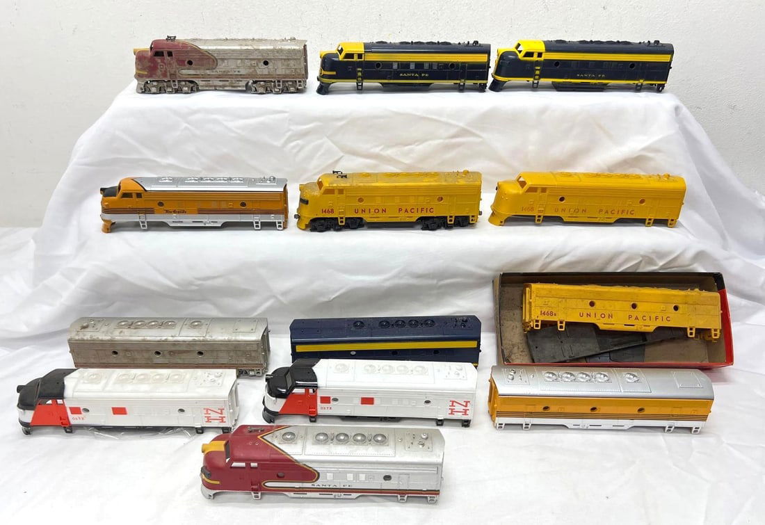 HO Gauge diesel A-B locomotive shells trucks decals trim (1 of 9)