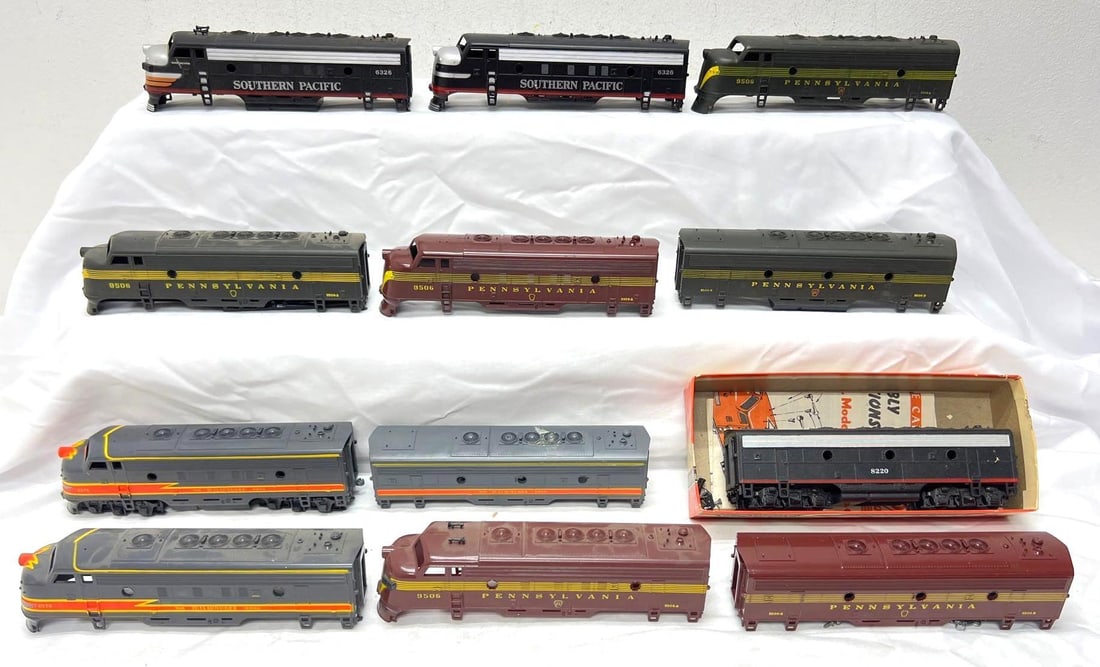 HO Gauge diesel A-B locomotive shells trucks decals trim (1 of 4)