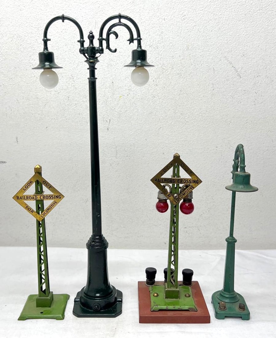 Prewar Lionel Standard/O Gauge 67 58 68 68 accessories (1 of 5)