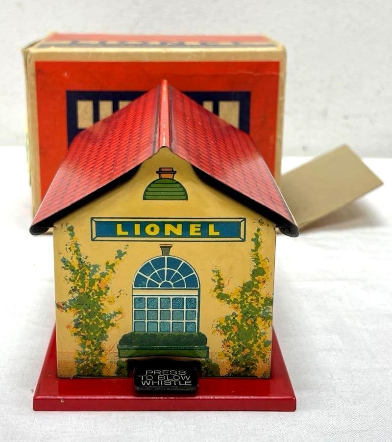 Prewar Lionel Standard/O Gauge 48W Whistling Station in original box (1 of 12)