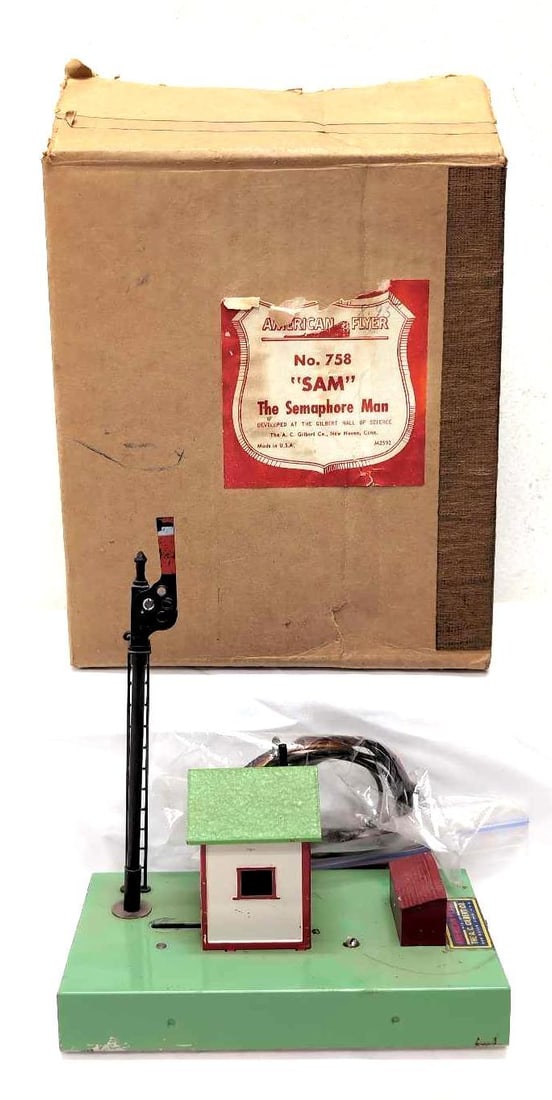 Postwar American Flyer S Gauge 758 Sam the Semaphore Man in box (1 of 8)