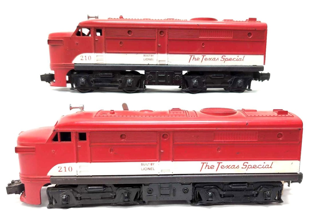 Postwar Lionel O Gauge 210P 210T The Texas Special Alco A: Postwar Lionel O Gauge 210P and 210T The Texas Special Alco diesel A units. Powered unit has a super tight hairline at one side of pilot skit. Trailing unit has a crack in the center of the pilot skir
