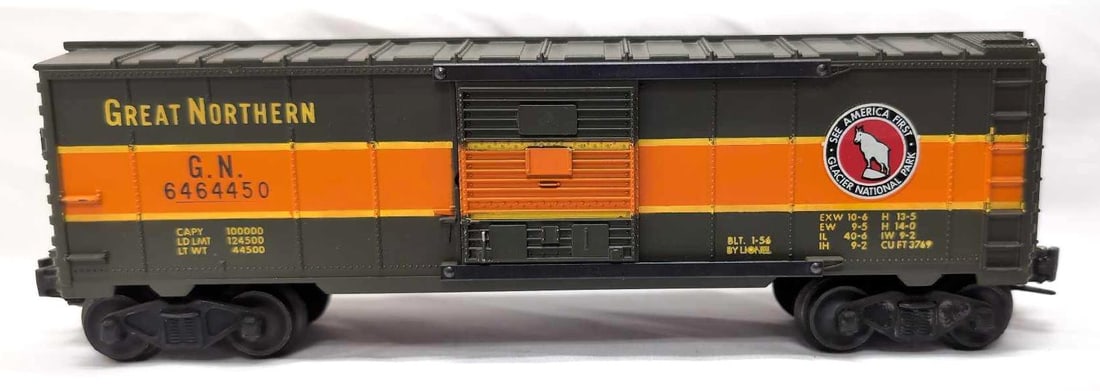 Postwar Lionel O Gauge 6464-450 GN Great Northern boxcar (1 of 4)