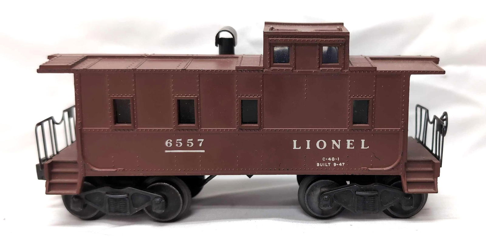 Postwar Lionel O Gauge 6557 Caboose w/Smoke (1 of 6)