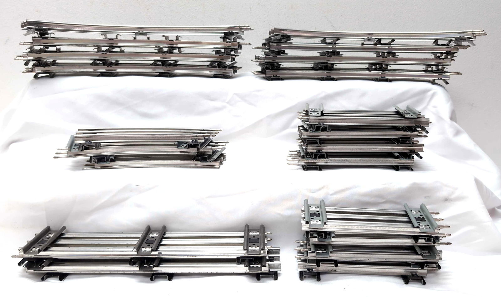 Modern Era Lionel O Gauge straight curved halves More (1 of 4)