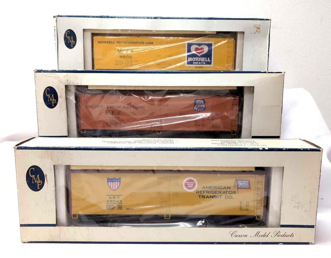 Crown Model O Ga Hi-Rail box cars in original boxes (1 of 6)