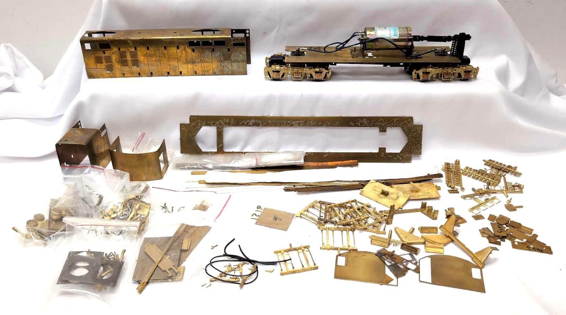 P&D Hobby Shop 2-Rail O Scale brass GP-9 phase 1 9111 (1 of 10)