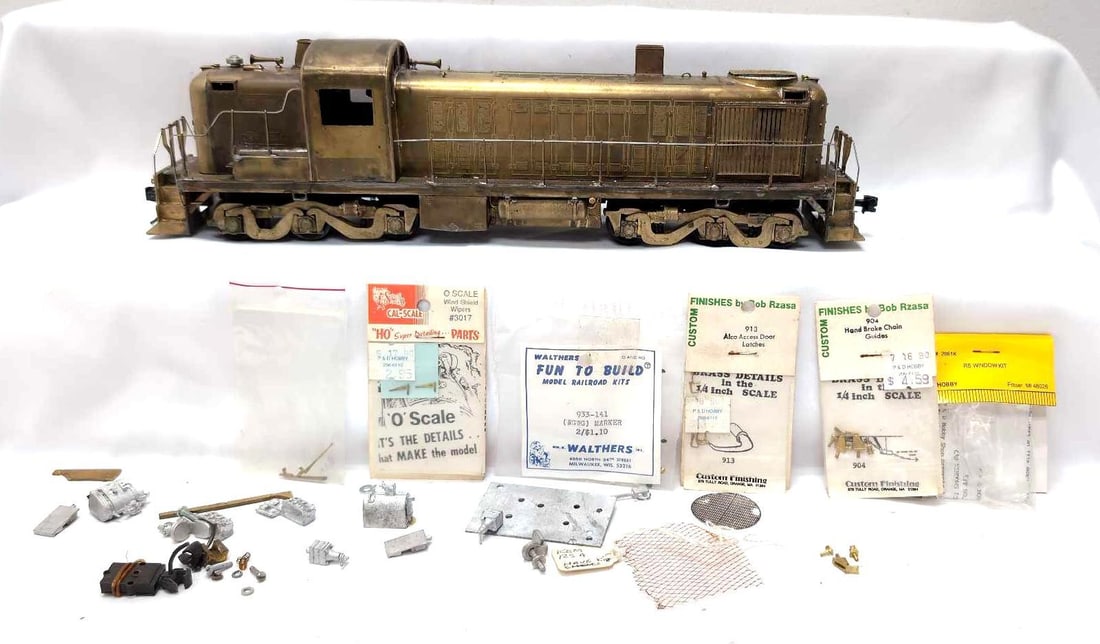 2-Rail brass O Scale Kemtron RS-3 built switcher (1 of 10)