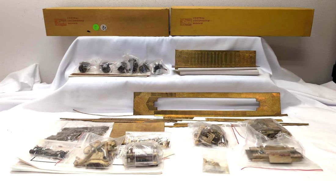 2-Rail brass O Scale CLW SD-40 sec 1 sec 2 in boxes (1 of 12)