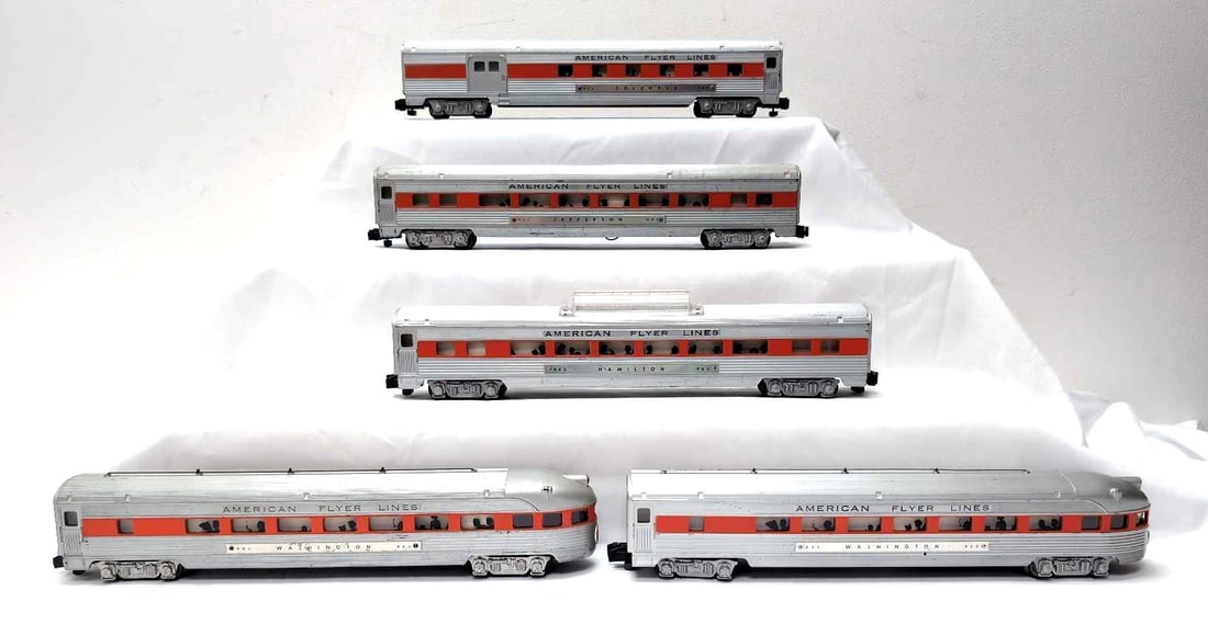 Postwar American Flyer S Gauge 960 961 962 963 963 orange stripe: Postwar American Flyer S Gauge 960 Columbus combine, 961 Jefferson coach, 962 Hamilton vista dome and two 963 Washington observation, orange stripe passenger cars with passenger silhouettes. Stripes a