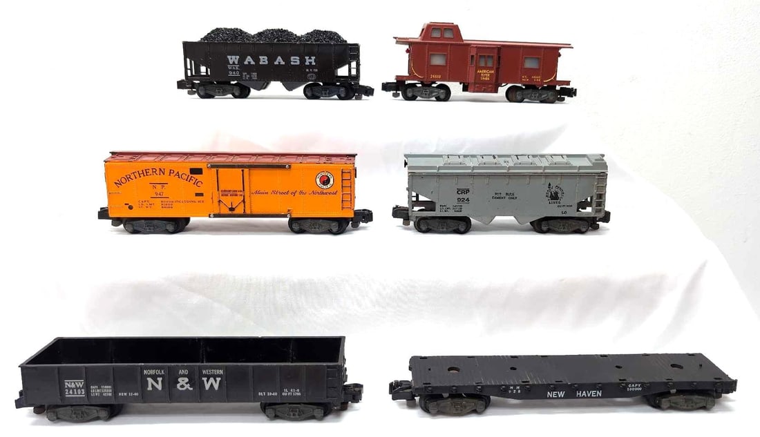 Postwar American Flyer S Gauge 924 928 940 947 24103 24619 freight cars: Postwar American Flyer S Gauge 924 CRP Jersey Central Lines covered cement, 928 NH New Haven flat, 940 Wabash hopper with coal load, 947 NP Northern Pacific reefer, 24103 N&W Norfolk and Western g