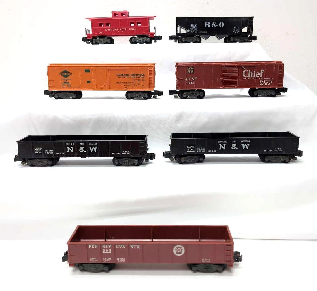 Postwar American Flyer S Gauge 801 802 803 804 804 805 806 freight trains: Postwar American Flyer S Gauge 801 B&O Baltimore and Ohio hopper, 802 IC Illinois Central reefer, 803 Santa Fe box car, two 804 N&W Norfolk and Western gondolas, 805 PRR Pennsylvania sand car