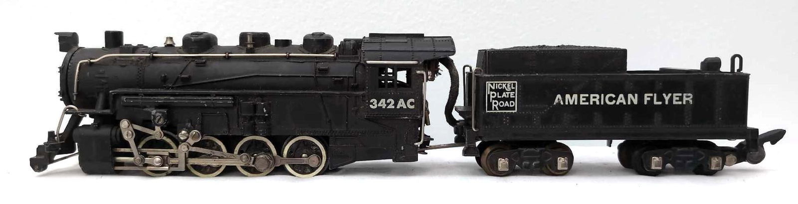 Postwar American Flyer S Gauge 342AC 0-8-0 NKP steam switcher (1 of 7)