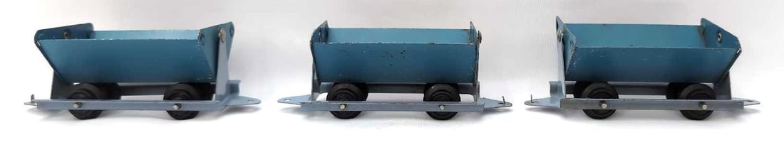 Postwar American Flyer S Gauge three blue and gray tipple cars: Postwar American Flyer S Gauge three blue and gray tipple cars, C6-7.