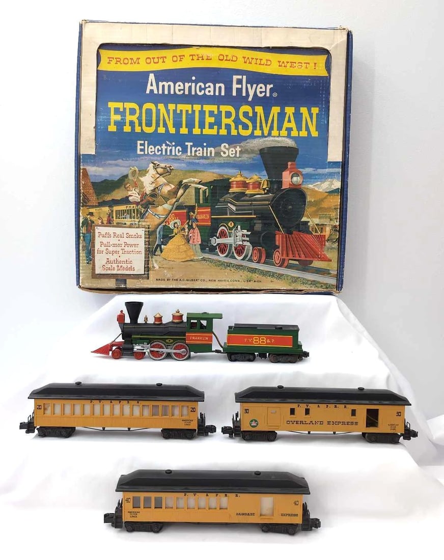 Postwar American Flyer S Gauge 20550 Frontiersman set in box (1 of 9)