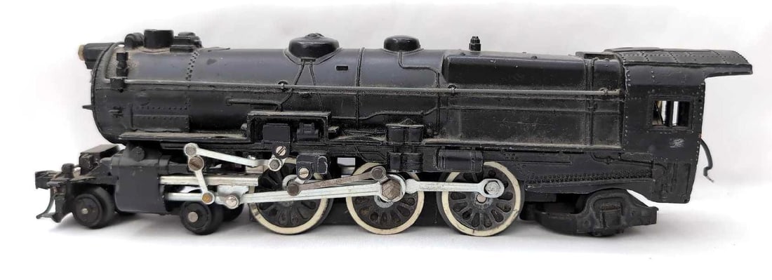 Postwar American Flyer S Gauge 316 4-6-2 w/can motor scale front coupler: Postwar American Flyer S Gauge 316 4-6-2 w/can motor scale front coupler. Please view the photos of the items in this lot carefully as they are being sold as they are shown in our photos with NO retur