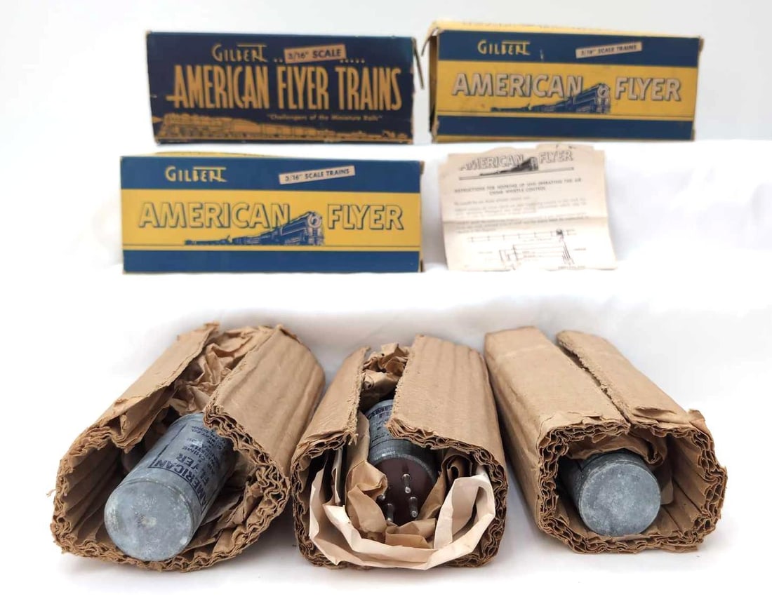 Three Postwar American Flyer XA-11666 in box (1 of 6)