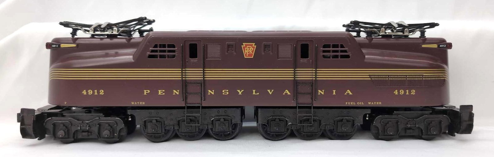 Modern K-Line O Gauge K2780-4912IC: Modern Era K-Line O Gauge K2780-4912IC Pennsylvania PRR GG-1 electric locomotive unit, C8 with very light run time on wheels and rollers.