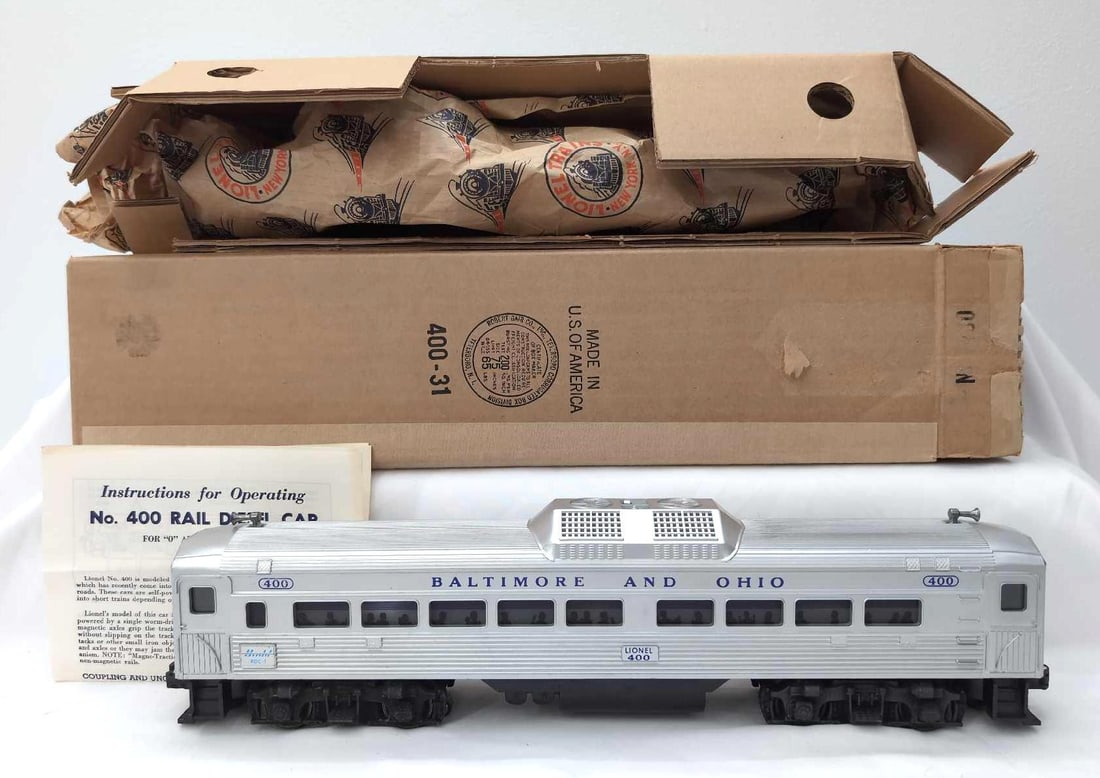 Postwar Lionel O Gauge 400 B&O RDC Budd in box (1 of 4)