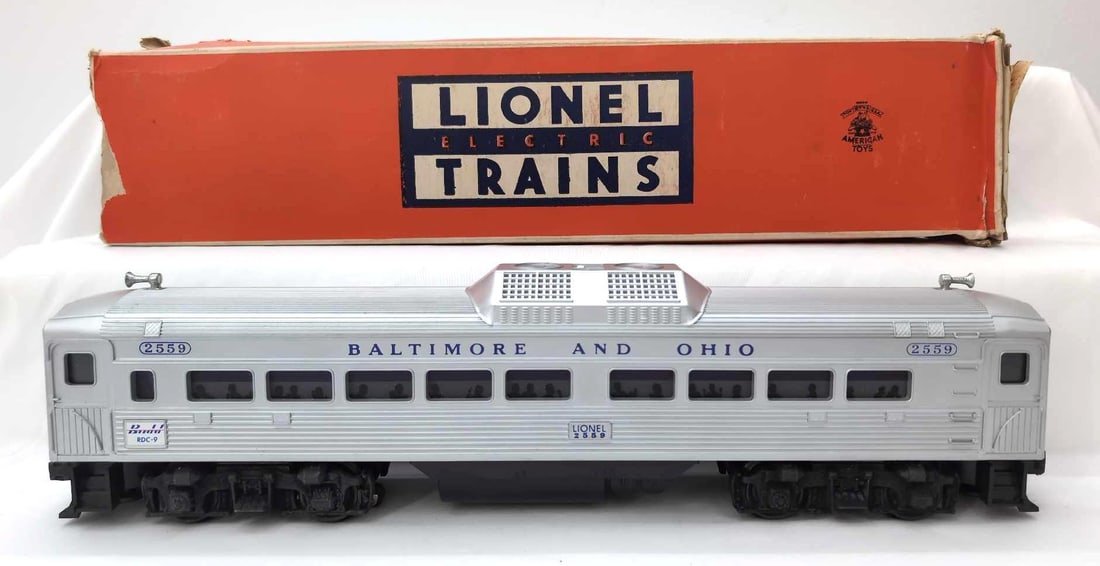 Postwar Lionel O Gauge 2559 B&O RDC Budd in box (1 of 8)