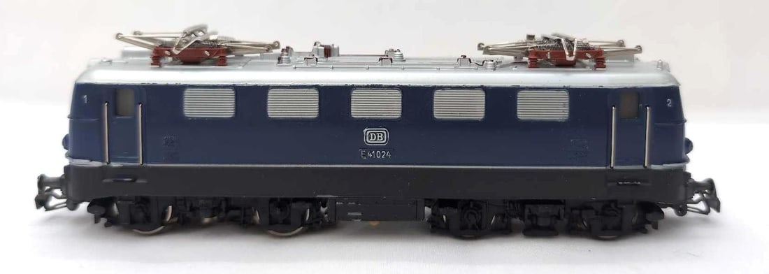 Marklin HO Gauge E41024 DB electric loco (1 of 6)