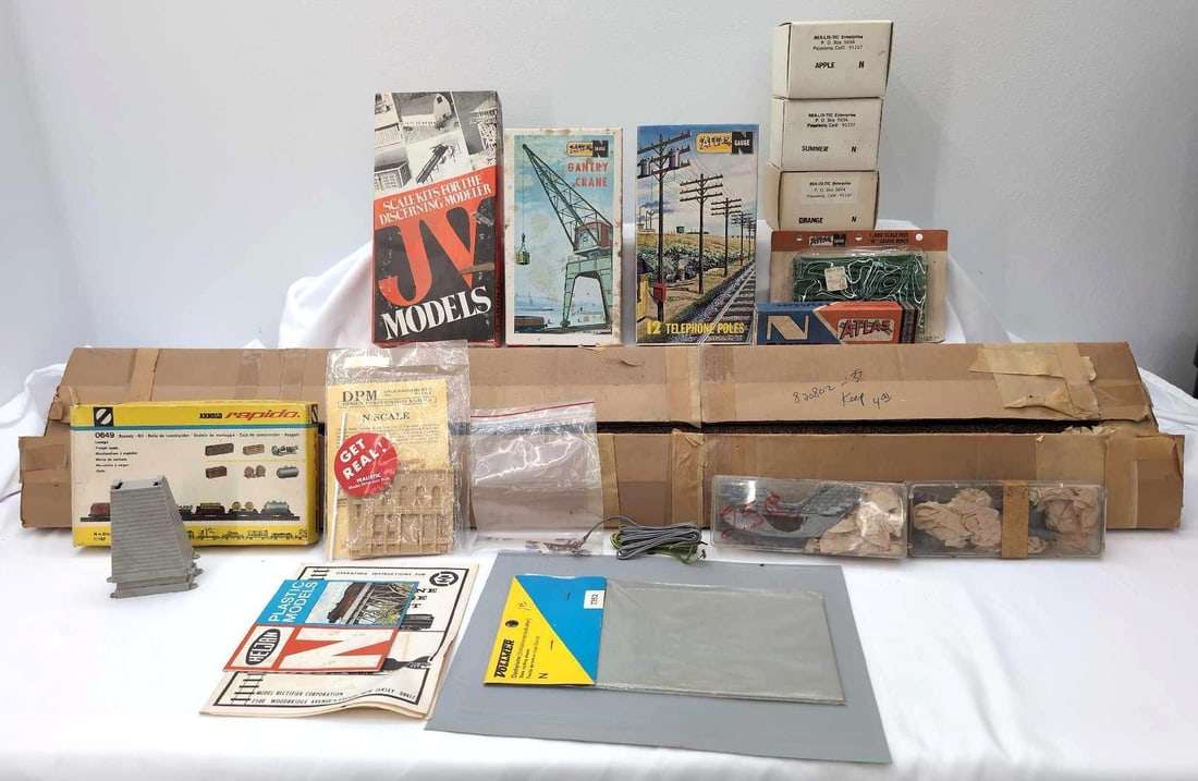 N Scale track cork roadbed trees gantry crane More (1 of 9)