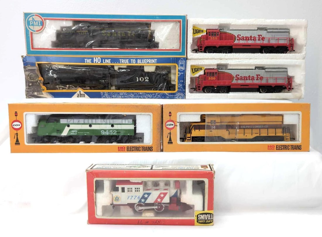 Group of seven HO diesel steam locomotives (1 of 10)