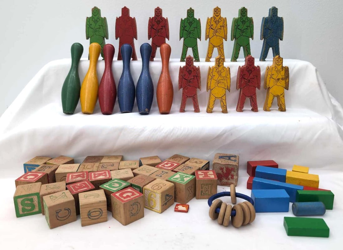 Strombecker Bill Ding clowns and other wood toys (1 of 6)