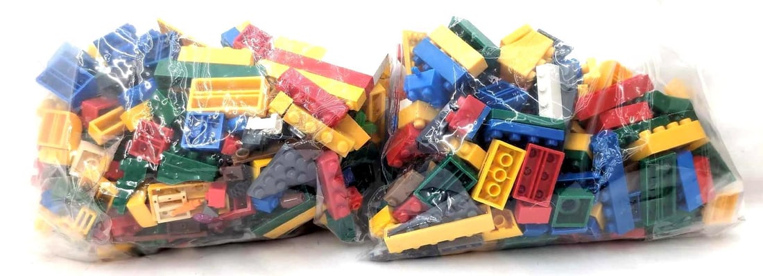 Lego bricks colors shapes sizes heads bodies (1 of 3)