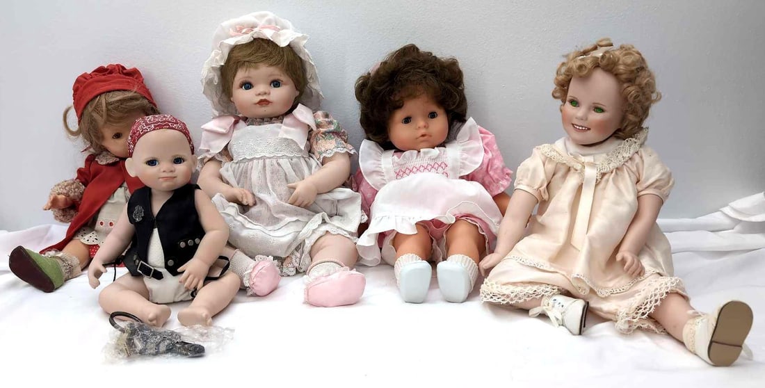Five porcelain and composite dolls various makers (1 of 12)