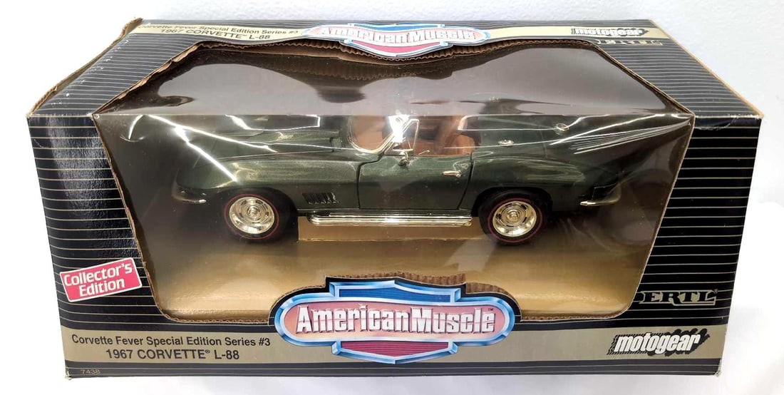 Ertl Collectibles American Muscle 1968 Corvette Coupe