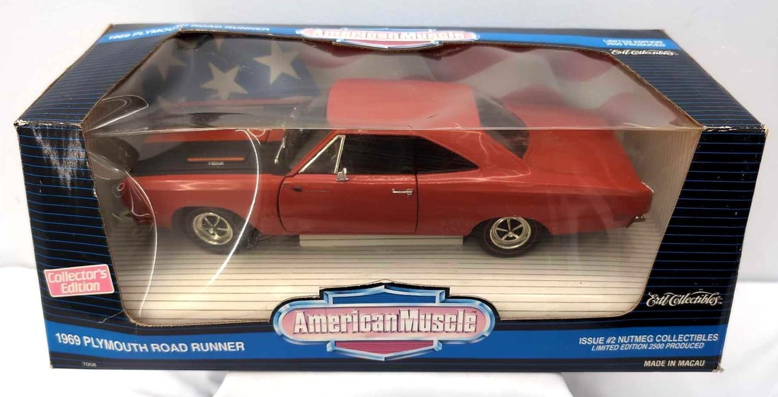 Ertl 1:18 die-cast American Muscle 7008 Road Runner (1 of 8)