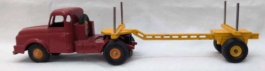 Dinky Supertoys 36 Willeme Semi-tractor with log trailer (1 of 5)