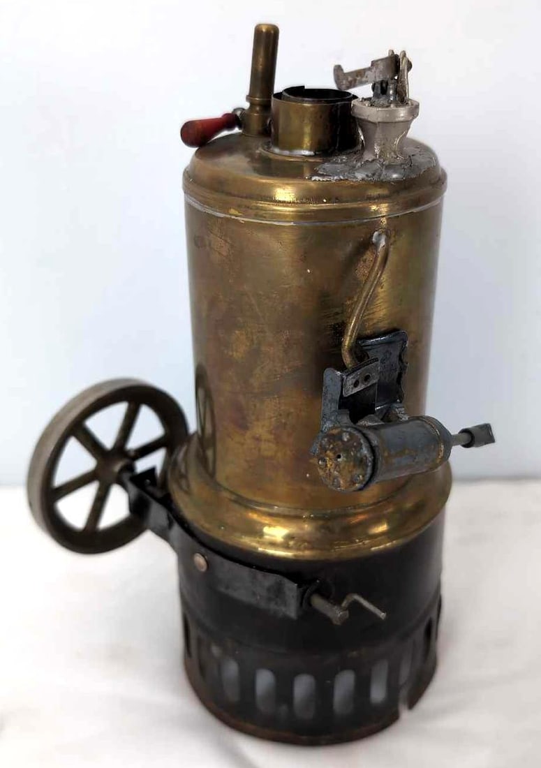 Vintage Weeden MFG Co. Steam Engine (1 of 9)