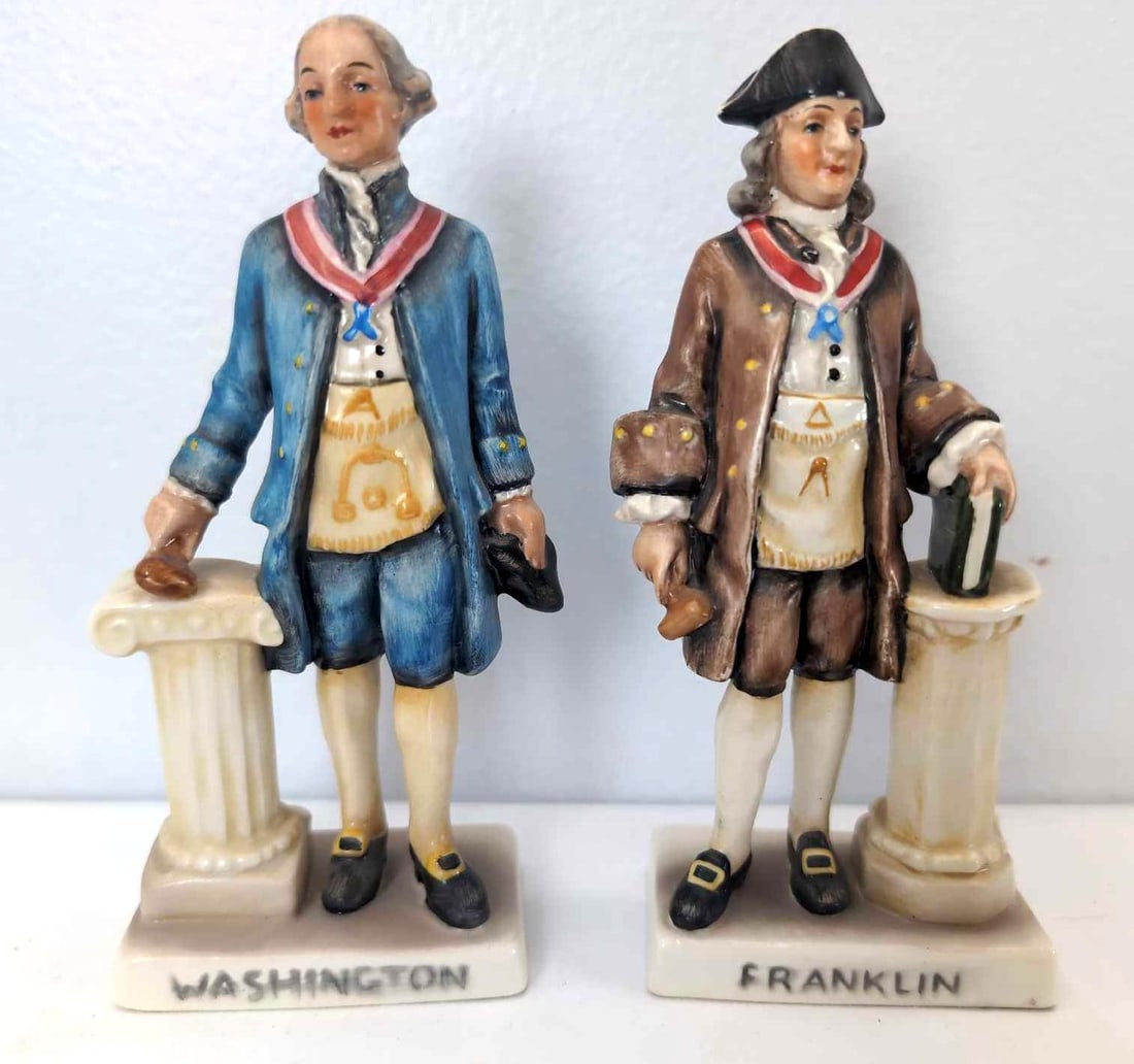 Goebel 1957 Washington and Franklin: Made in West Germany in 1957. Goebel, George Washington and Ben Franklin Figurines. Both are 5 3/4" tall. Perfect condition, no chips or cracks. Great add to your collection. Please view the photos of