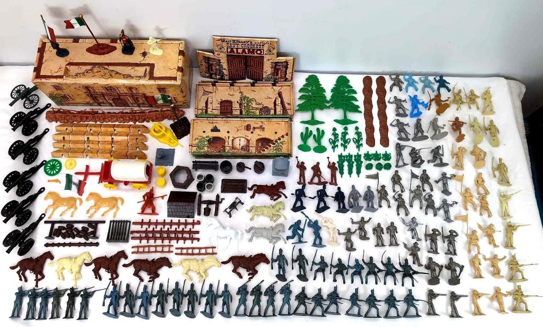 Vintage Walt Disney Davy Crockett At The Alamo Play Set (1 of 20)