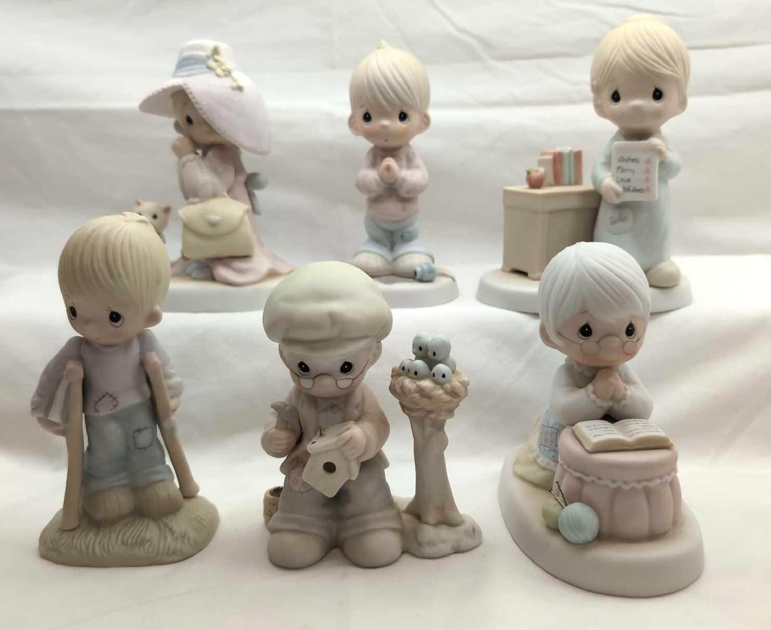 Precious Moments 6 Grandmas Prayer He Watches Over Us All and More: Precious Moments lot of six Grandmas Prayer, He Watches Over Us All and More. This lot includes; He Watches Over Us All, To A Very Special Mom E-2824, Grandma's Prayer PM-861, Help Lord I'm In A Spot 