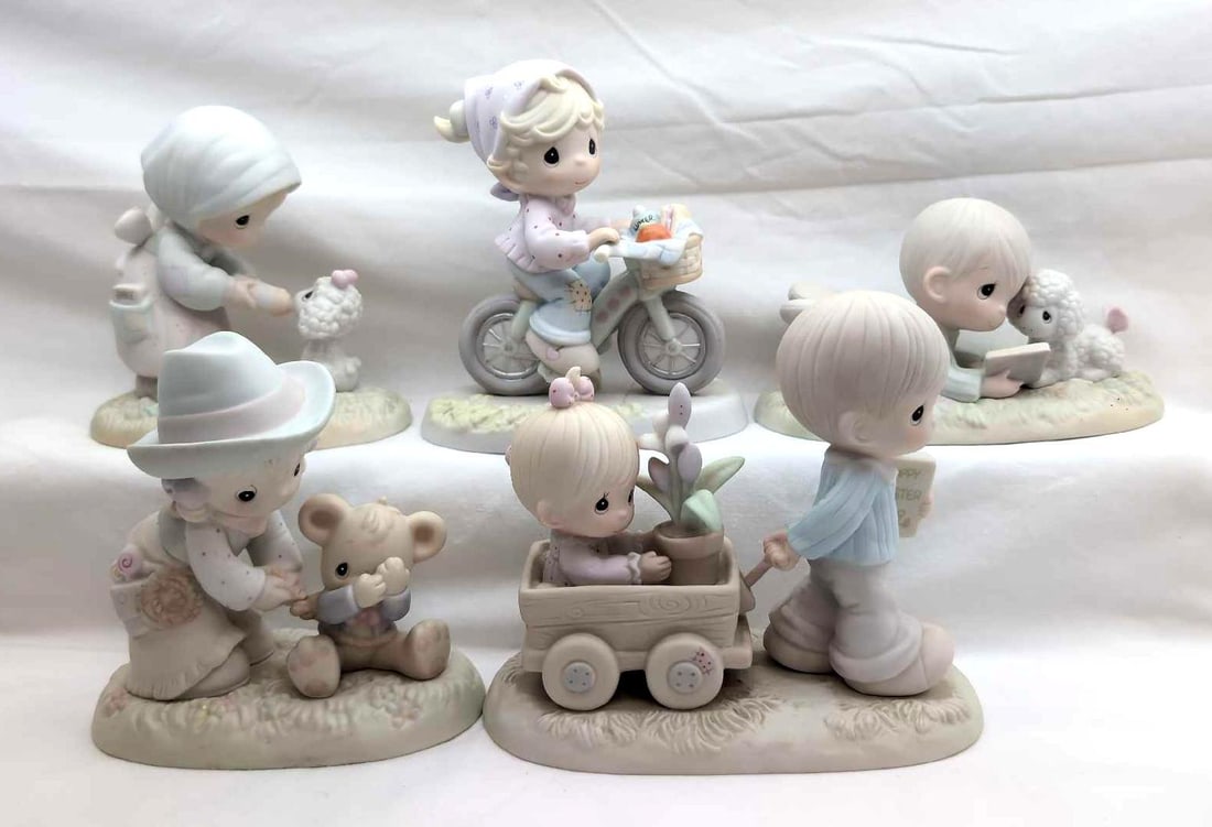 Precious Moments 5 I Cant Bear To Let You Go Easter Is On The Way and More: Precious Moments lot of five I Can't Bear To Let You Go, Easter Is On The Way and More. This lot includes; The Road To A Friend Is Never Long C0024, I Love To Tell The Story PM-852, I Can't Bear To Le