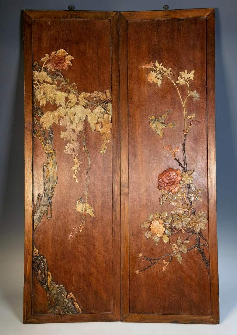 A pair of flower and bird pattern hanging screens inlaid with Shoushan stone in rosewood of the (1 of 9)