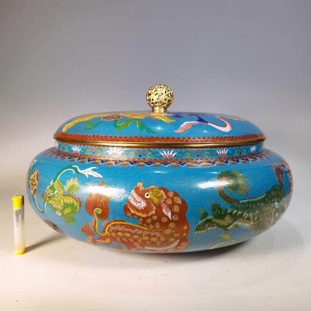 [super large] Cloisonne cover basin with embroidered ball pattern in the lion dance of the blue land (1 of 9)