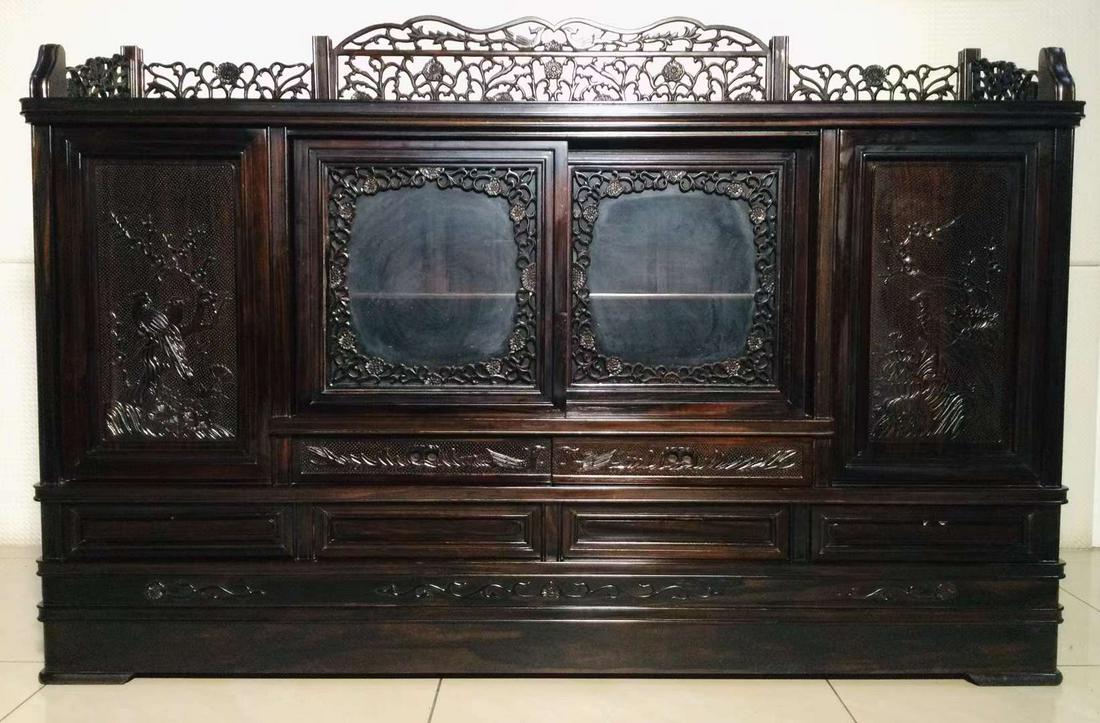Rosewood carved flower and bird pattern glass cabinet in the period of foreign exchange earning (1 of 9)