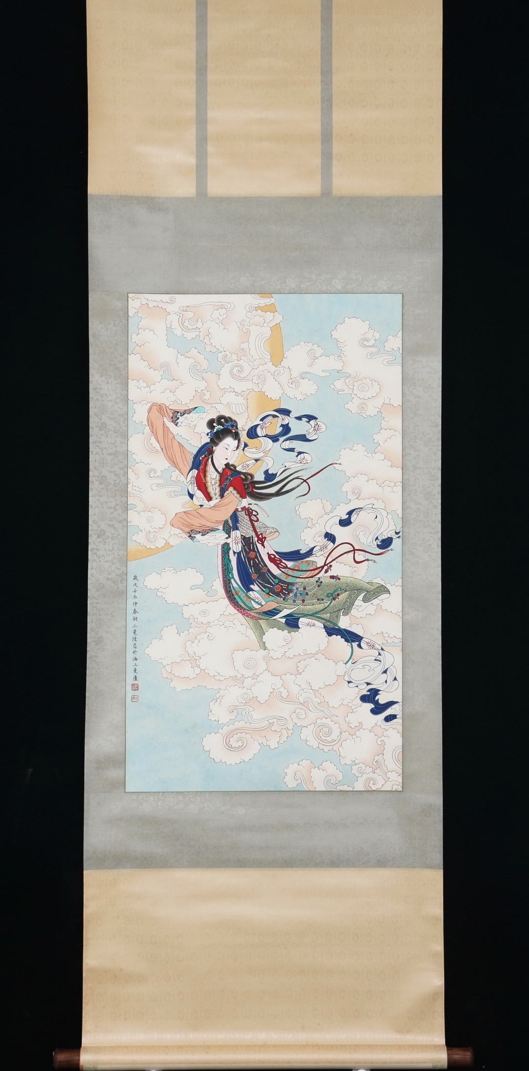 The signature is a Chinese painting by Lu Xiaoman.: Core size ? 89X50CM ? Lu Xiaoman (November 7, 1903- April 3, 1965) was a modern female painter. Lu Xiaoman studied under famous artists such as Liu Haisu, Chen Banding, and He Tianjian, and was later