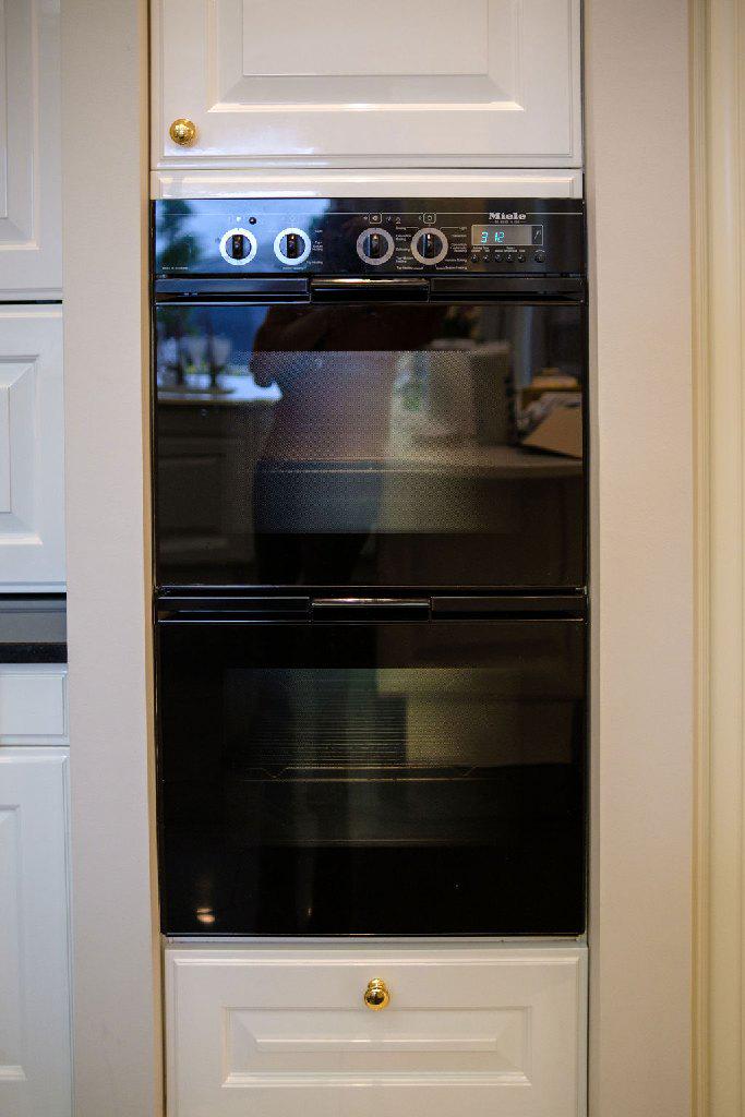 Miele Oven H806 Double Black Glass (1 of 4)