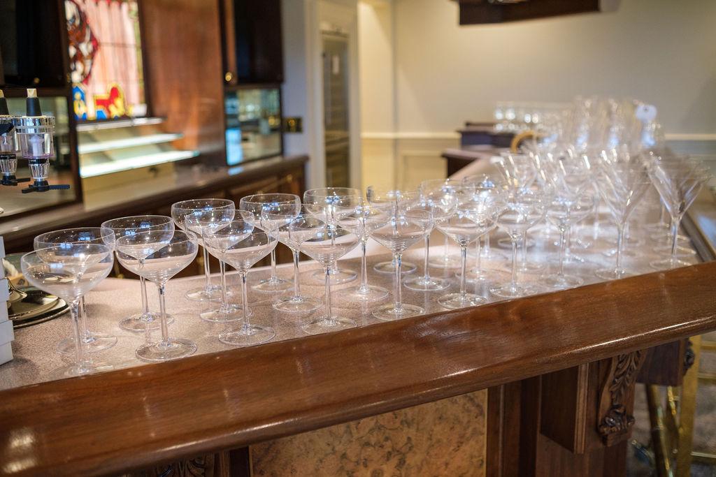 Assorted lot William Sonoma lead crystal glasses (1 of 5)