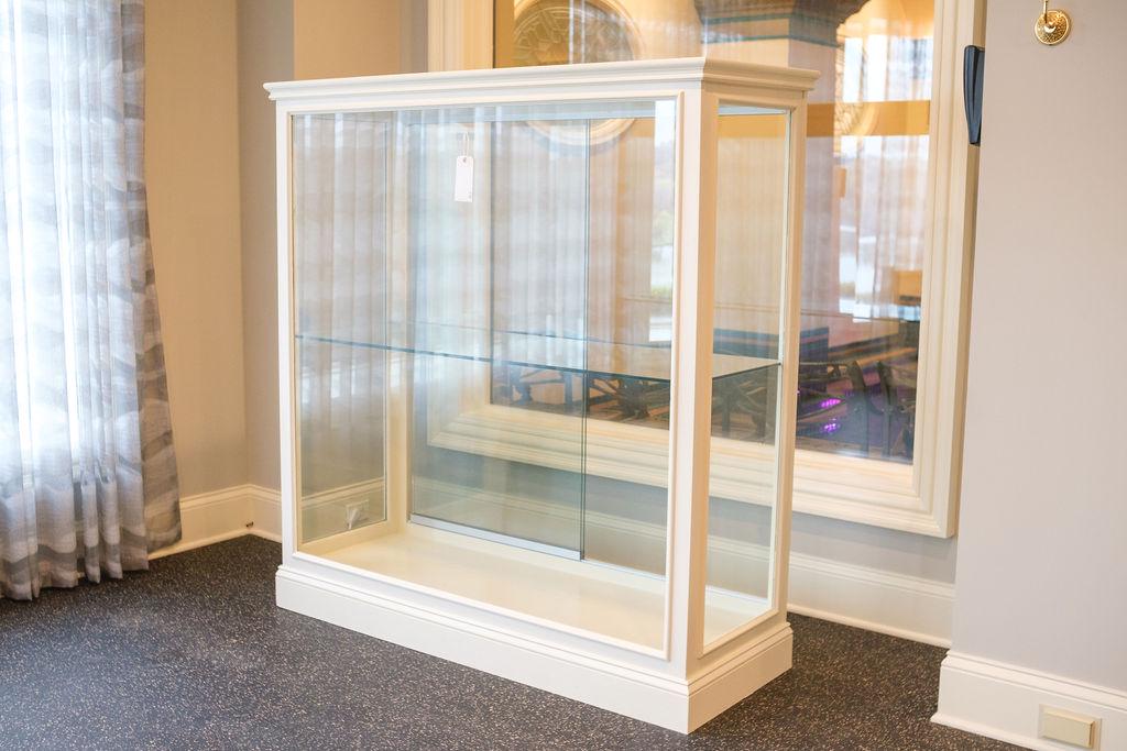 Display case glass w/led lighting (1 of 2)