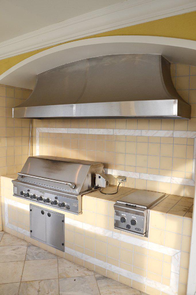 DCS gas grill and smoker w/rotisserie (1 of 4)